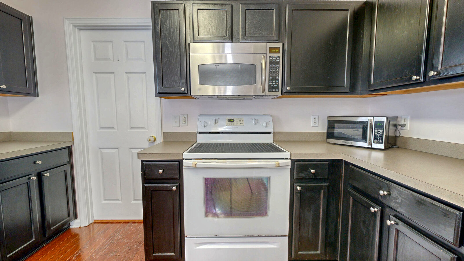 Kitchen with range and dishwasher at 37 Hamilton Grove Dr, Savannah Quarters Pooler