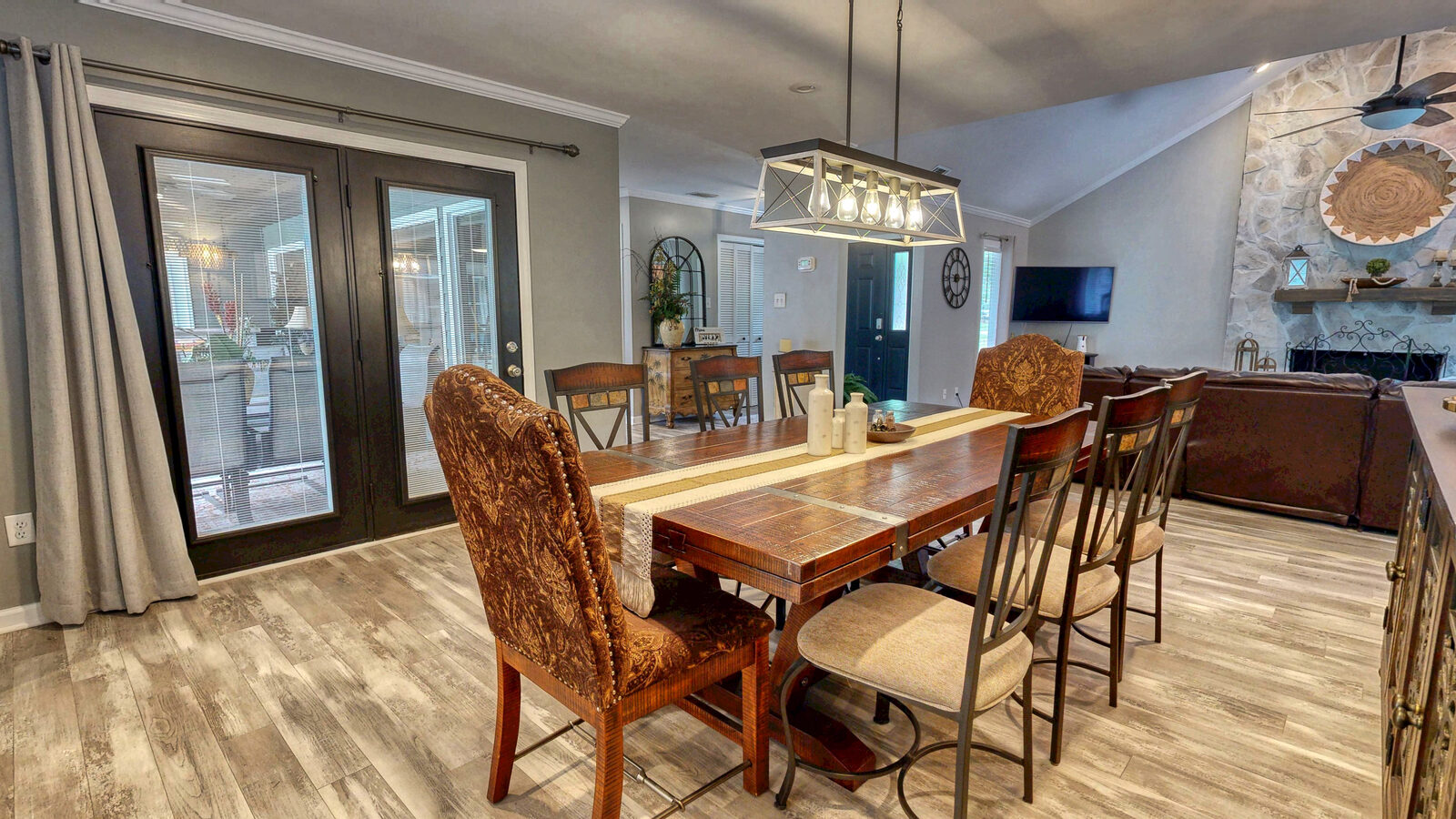 Dining room at 129 Palmetto Drive, Rincon GA