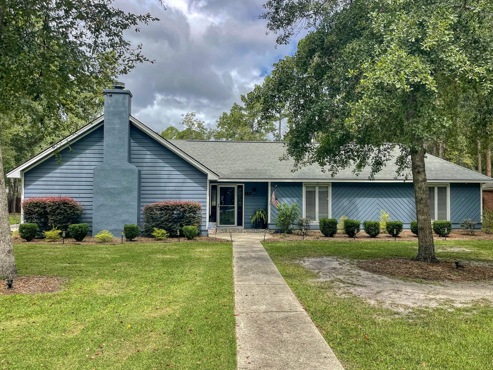 129 Palmetto Drive, a one-level ranch with an in-ground pool in gated Silverwood Plantation — Rincon GA